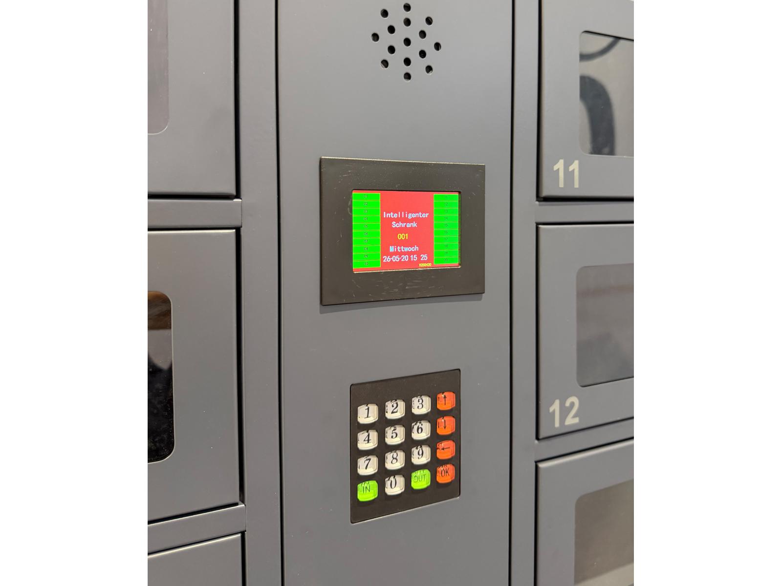 Schließfachschrank Serie Spind ONE mit Sichtfenster 2 Abteile / 20 Fächer und Pin-Eingabe