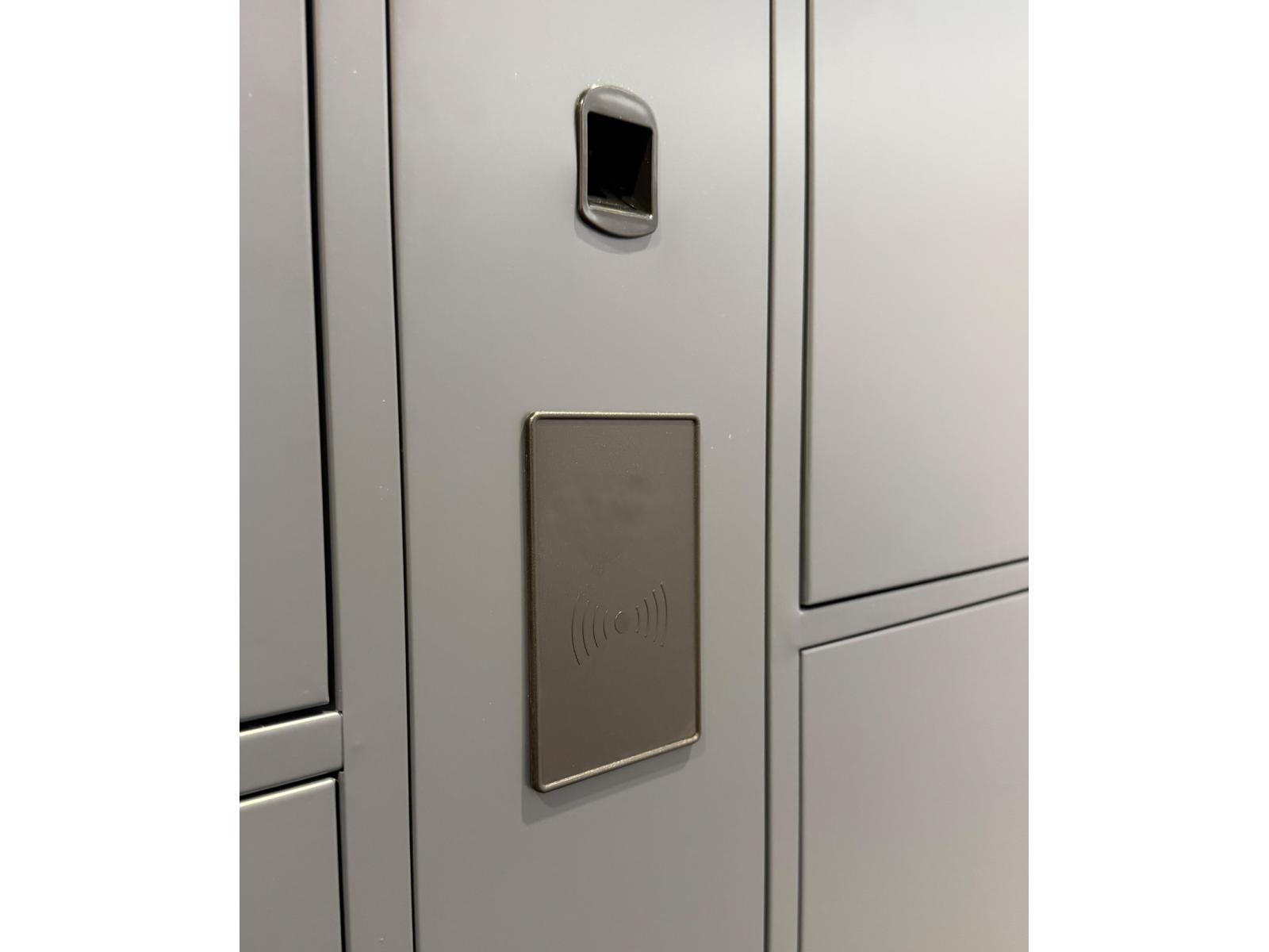 Schließfachschrank Serie Spind ONE - 10 Fächer / 2 Abteile mit 4 integrierten Schließmöglichkeiten