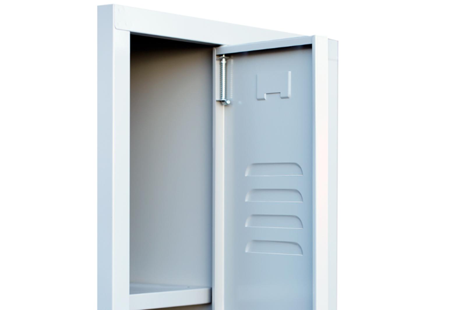 Spindschrank Serie Spindmax® mit Sitzbankuntergestell - 3 Abteile 400mm Abteilbreite